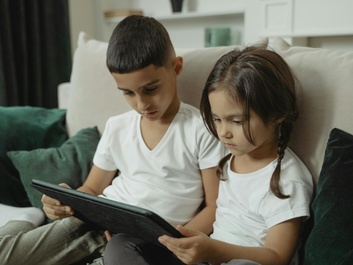 French Versions of 4 English Questionnaires on Problematic Smartphone Use: Cross-Cultural Linguistic Translation and Adaptation Study
